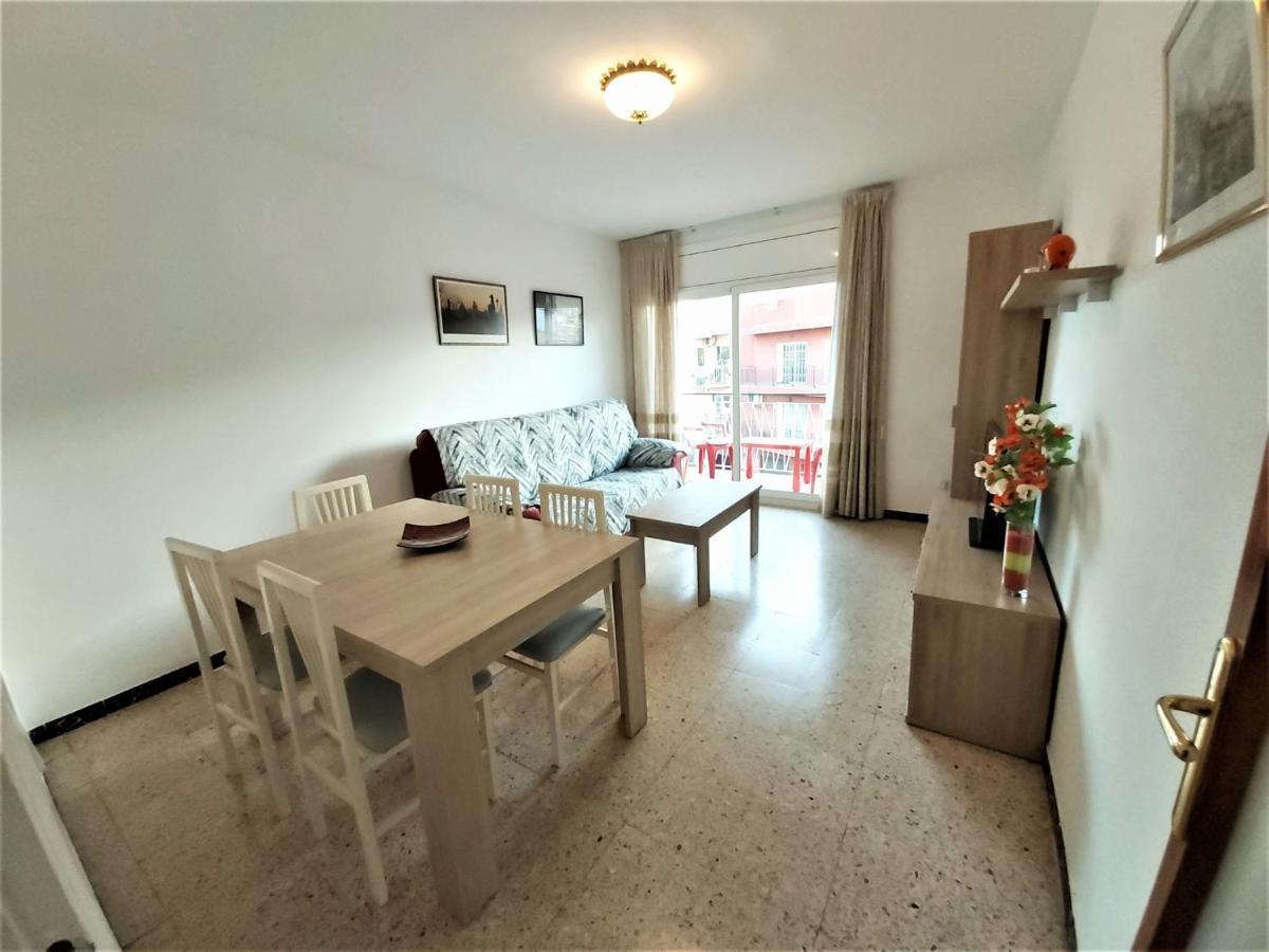 Diana Apartamento Con Terraza Muy Cerca Del Mar Pineda de Mar Zewnętrze zdjęcie
